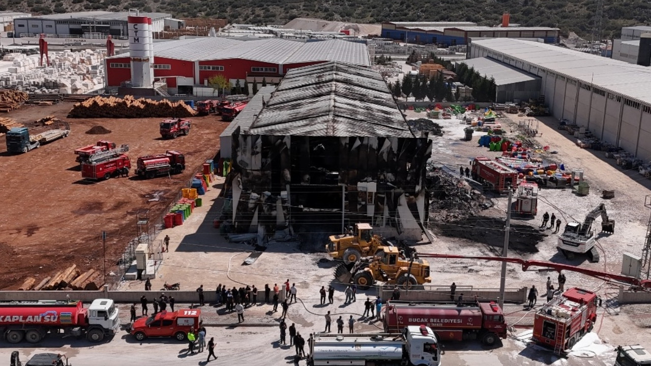 Burdur'da fabrikada çıkan yangın söndürüldü