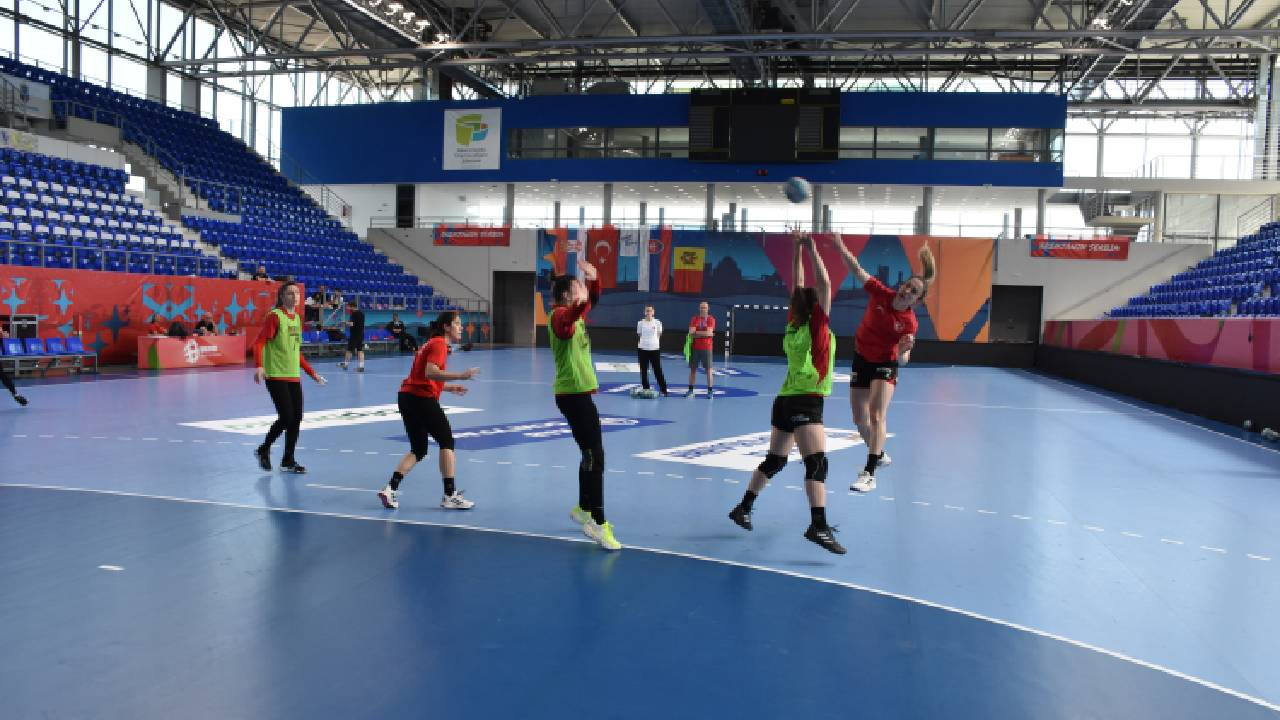 A Milli Kadın Hentbol Takımı, Sırbistan maçı hazırlıklarını tamamladı