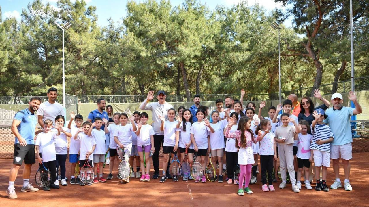 Egemenlik Kupası Tenis Turnuvası: 406 sporcu mücadele ediyor