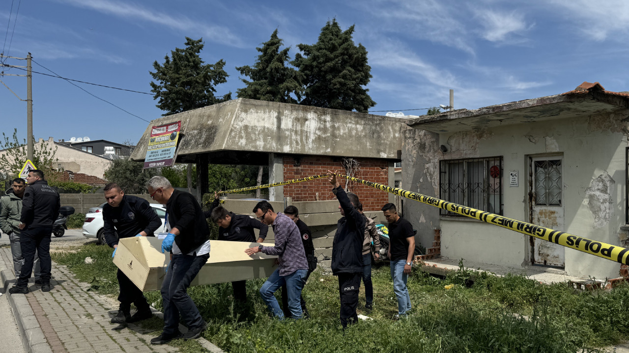 İzmir'de bir motosiklet bahçe duvarına çarptı: Sürücü öldü