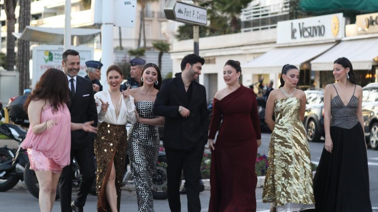 'Kızılcık Şerbeti' oyuncuları Cannes'da