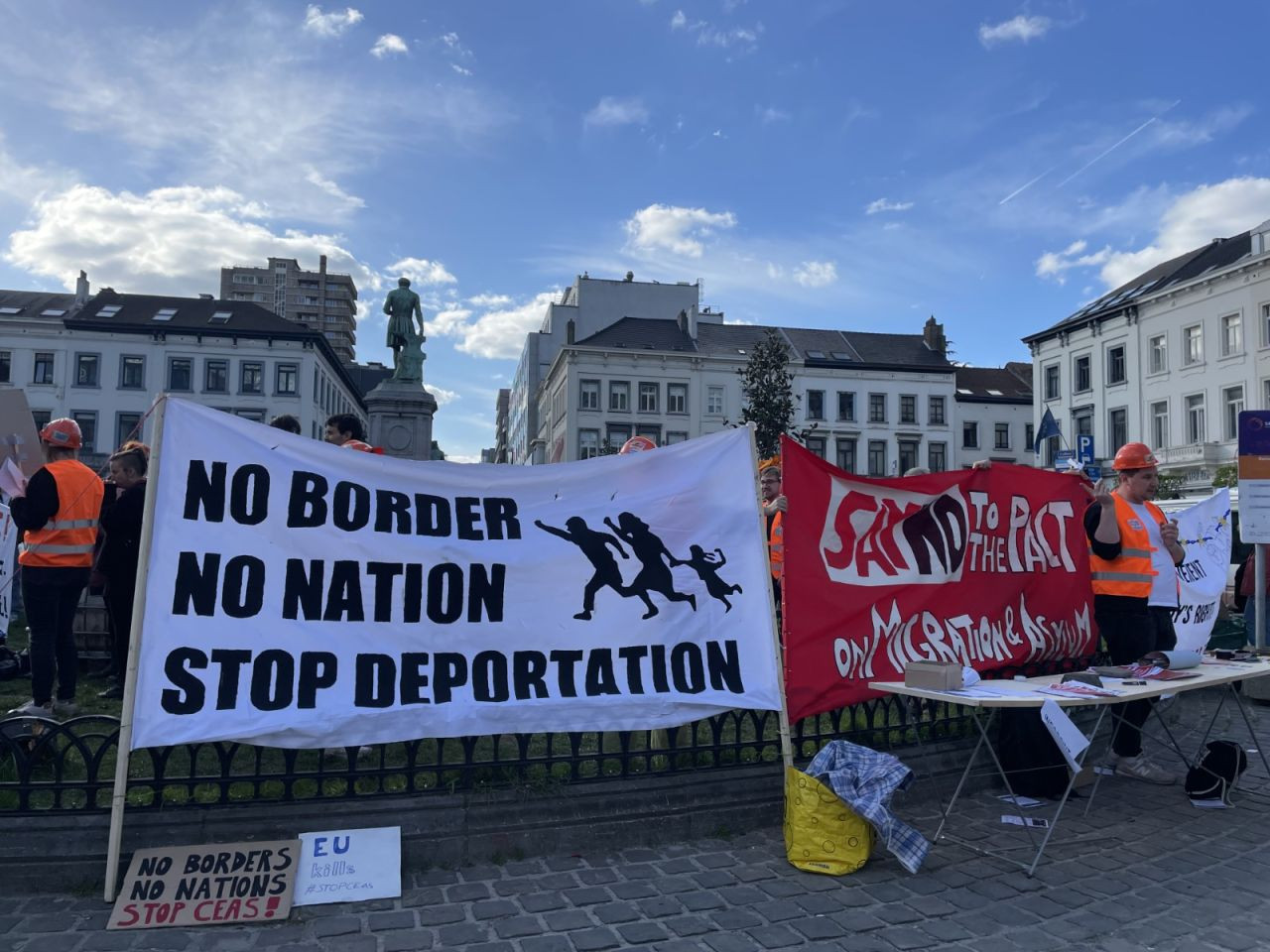 AP'den Göç ve İltica Anlaşması'na onay, Parlamento önünde protesto - Sayfa 1
