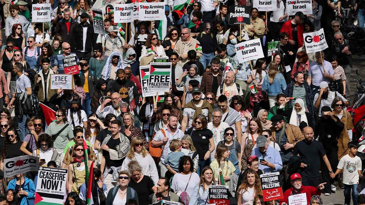 Londra'da binler Gazze için yürüdü: 'İsrail'e silah satışı dursun'