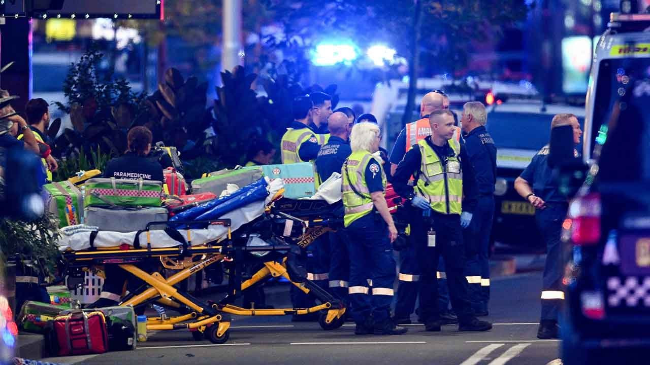 Avustralya'da AVM'de bıçaklı saldırı: 6 ölü