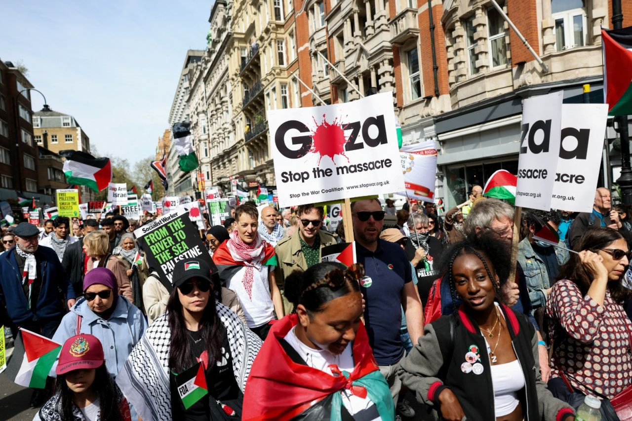 Londra'da binler Gazze için yürüdü: 'İsrail'i silahlandırmaya son verin' - Sayfa 3