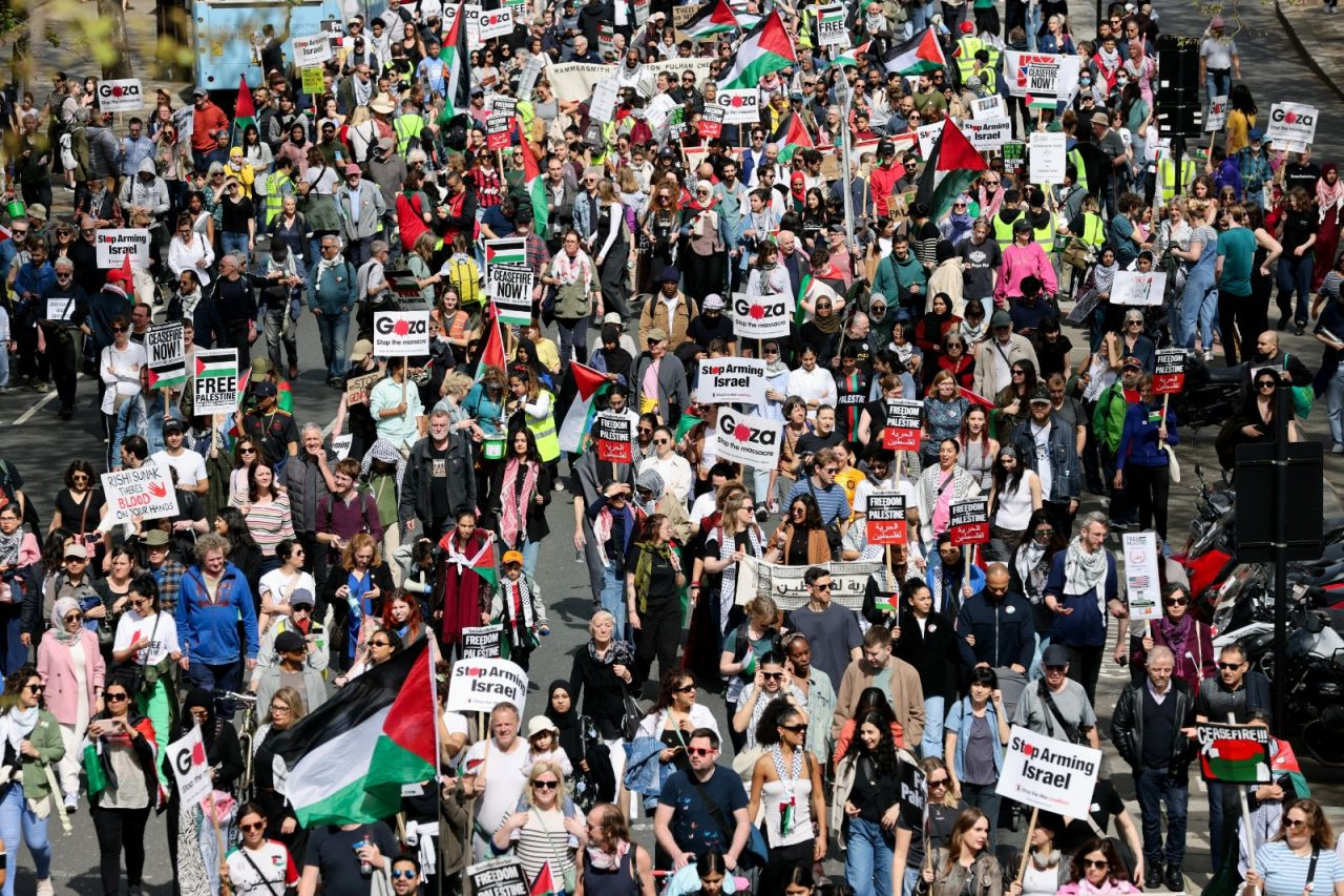 Londra'da binler Gazze için yürüdü: 'İsrail'i silahlandırmaya son verin' - Sayfa 4