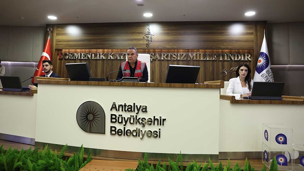 Antalya Büyükşehir Belediye Meclisi yeni dönemin ilk toplantısı