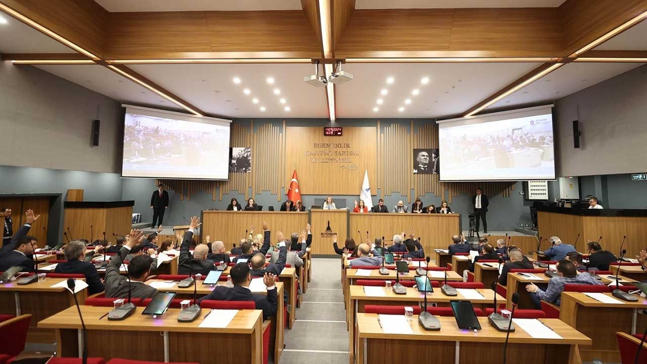 Konak Belediyesi'nde yeni dönemin ilk meclisi toplandı
