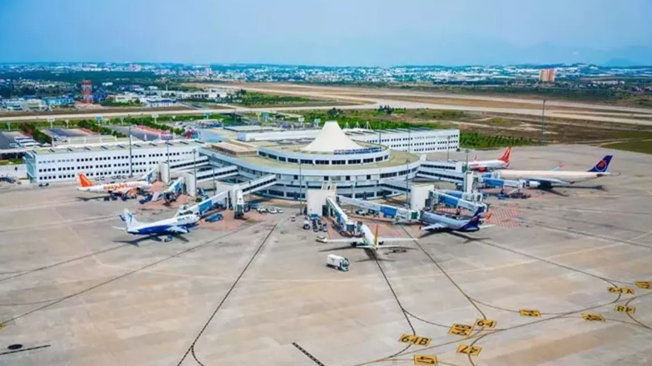 Antalya Havalimanı'na mart ayında 1 milyondan fazla yolcu geldi