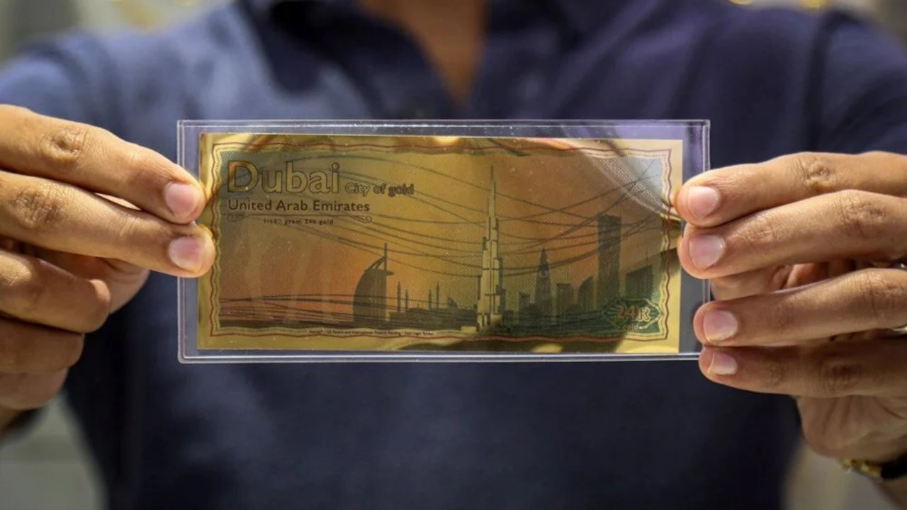 Dubai'de altın banknotlar mı tedavüle girdi?