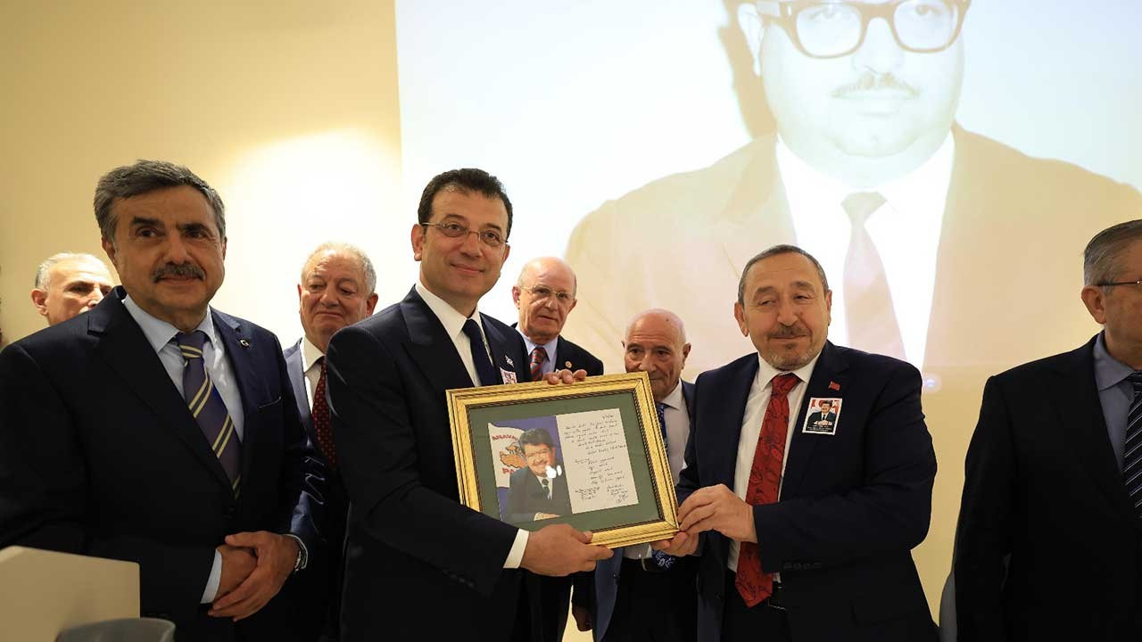 İmamoğlu, Turgut Özal’ı anma törenine katıldı: 'Çok özel bir döneme imza attı'