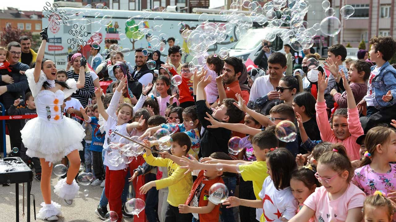 İBB, 23 Nisan’ı festival havasında kutluyor, dünya çocukları İstanbul’da buluşuyor
