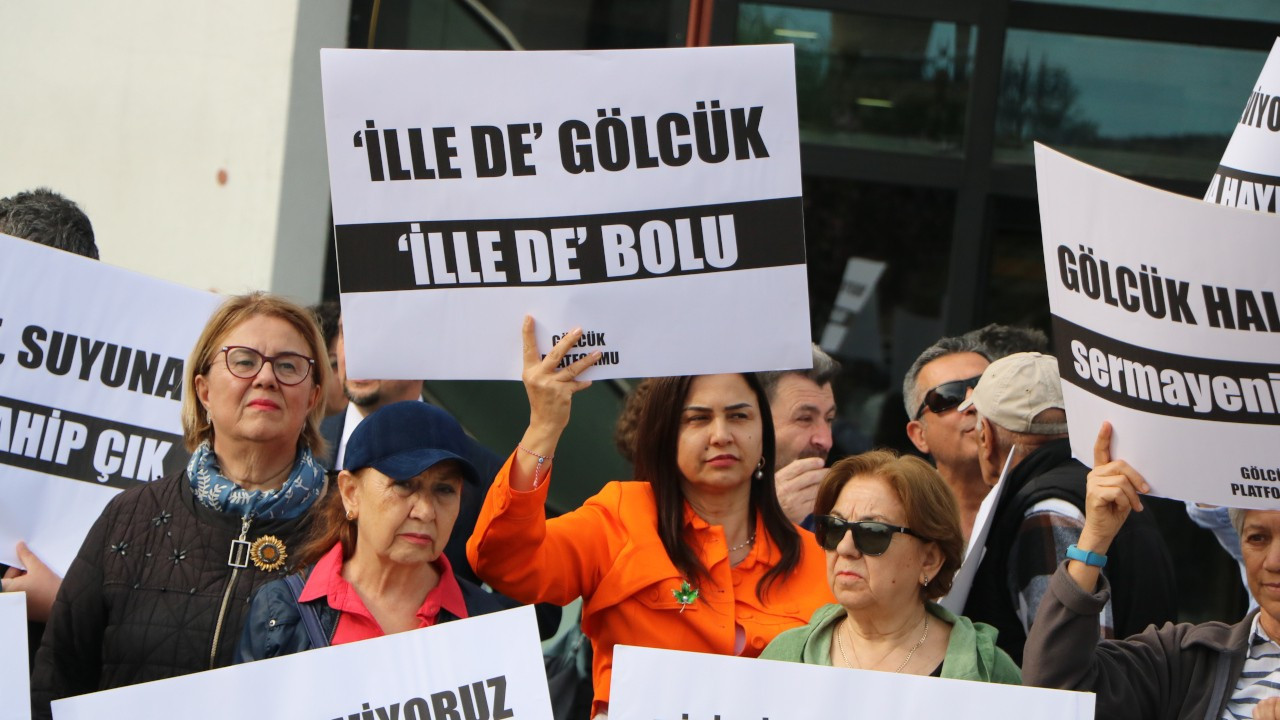 Meral Özcan, eşi Bolu Belediye Başkanı Tanju Özcan'ı protesto etti