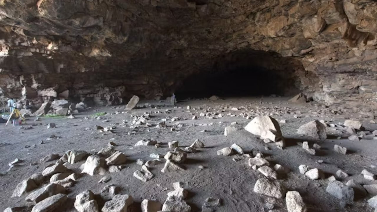 İnsanlar 7 bin yıl önce dev bir lav tünelinin içinde yaşıyordu