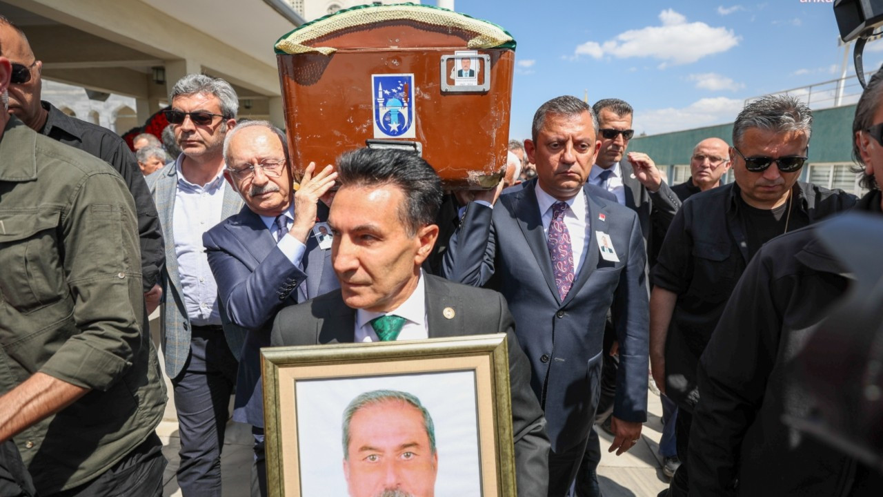 Özel ve Kılıçdaroğlu, Levent Bayraktar'ın cenazesinde buluştu