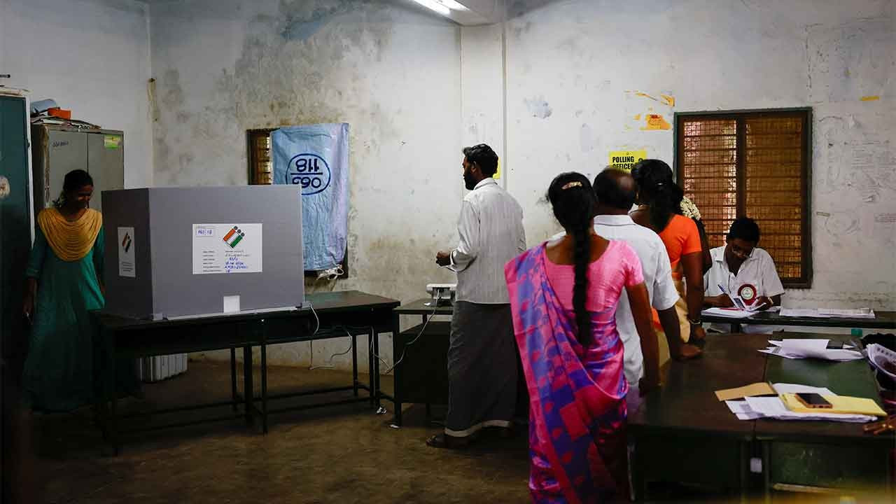 Hindistan, 6 hafta sürecek genel seçimler için sandık başında