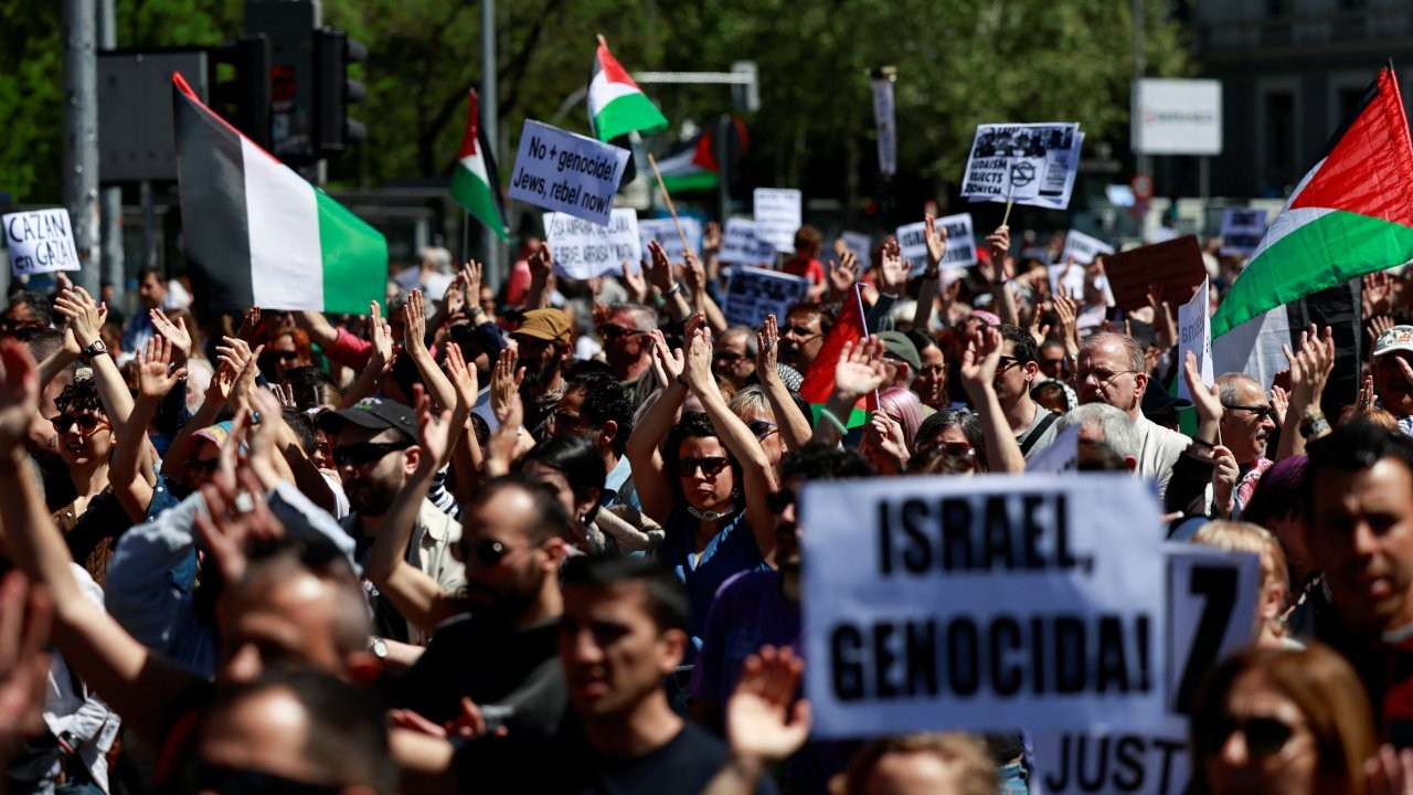 İspanya'da Gazze eylemi: 'ABD karşısında diz çökmeyi bırakın'