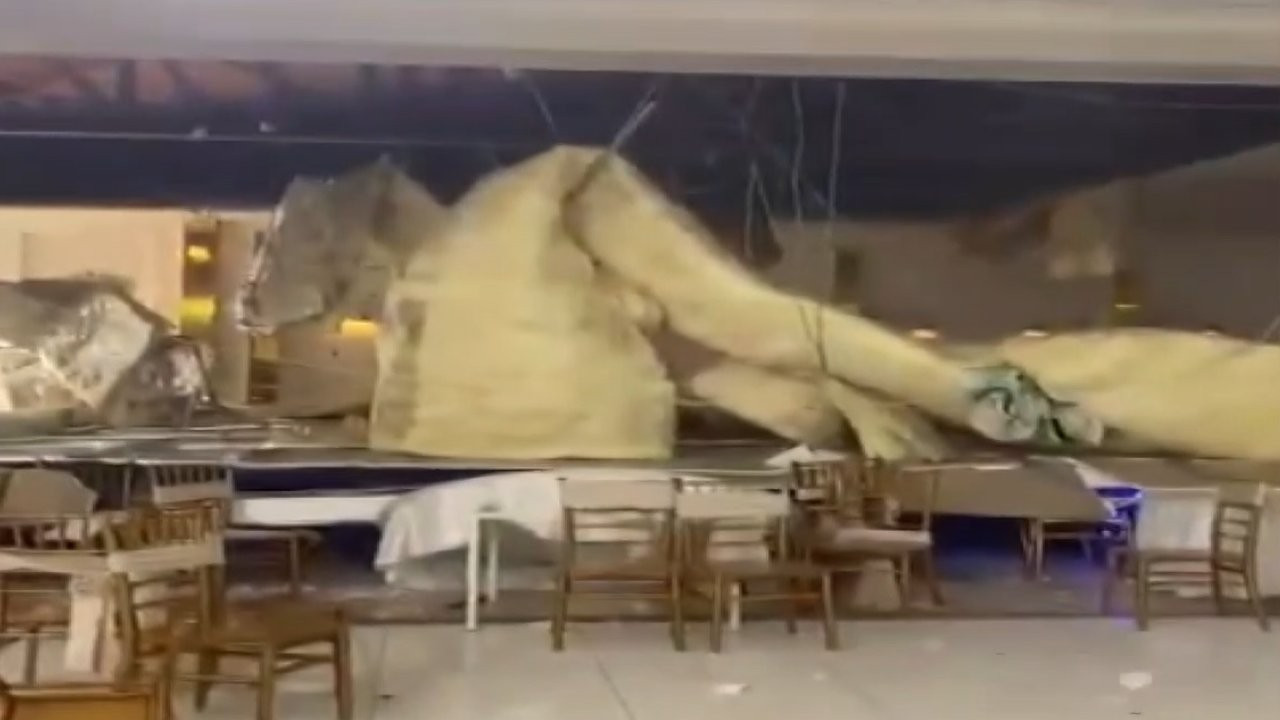 Tokat depreminde hasar gören düğün salonun tavanı çöktü