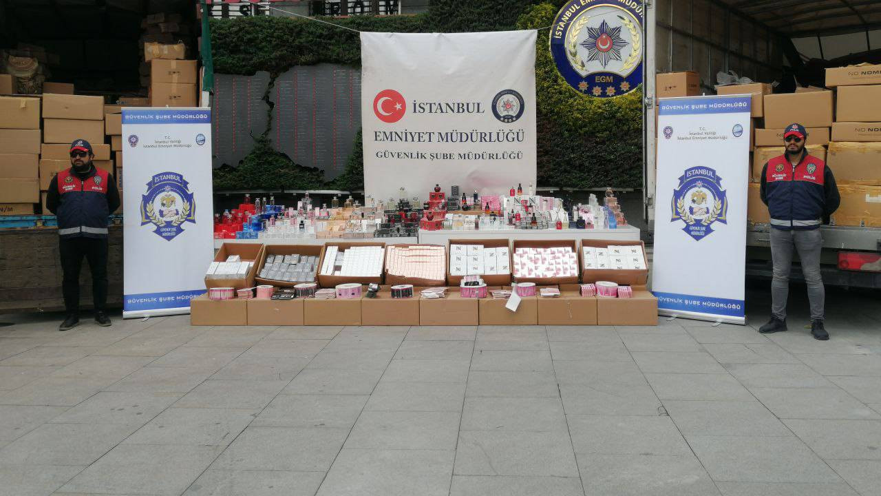 İstanbul'da 64 bin sahte parfüm ele geçirildi