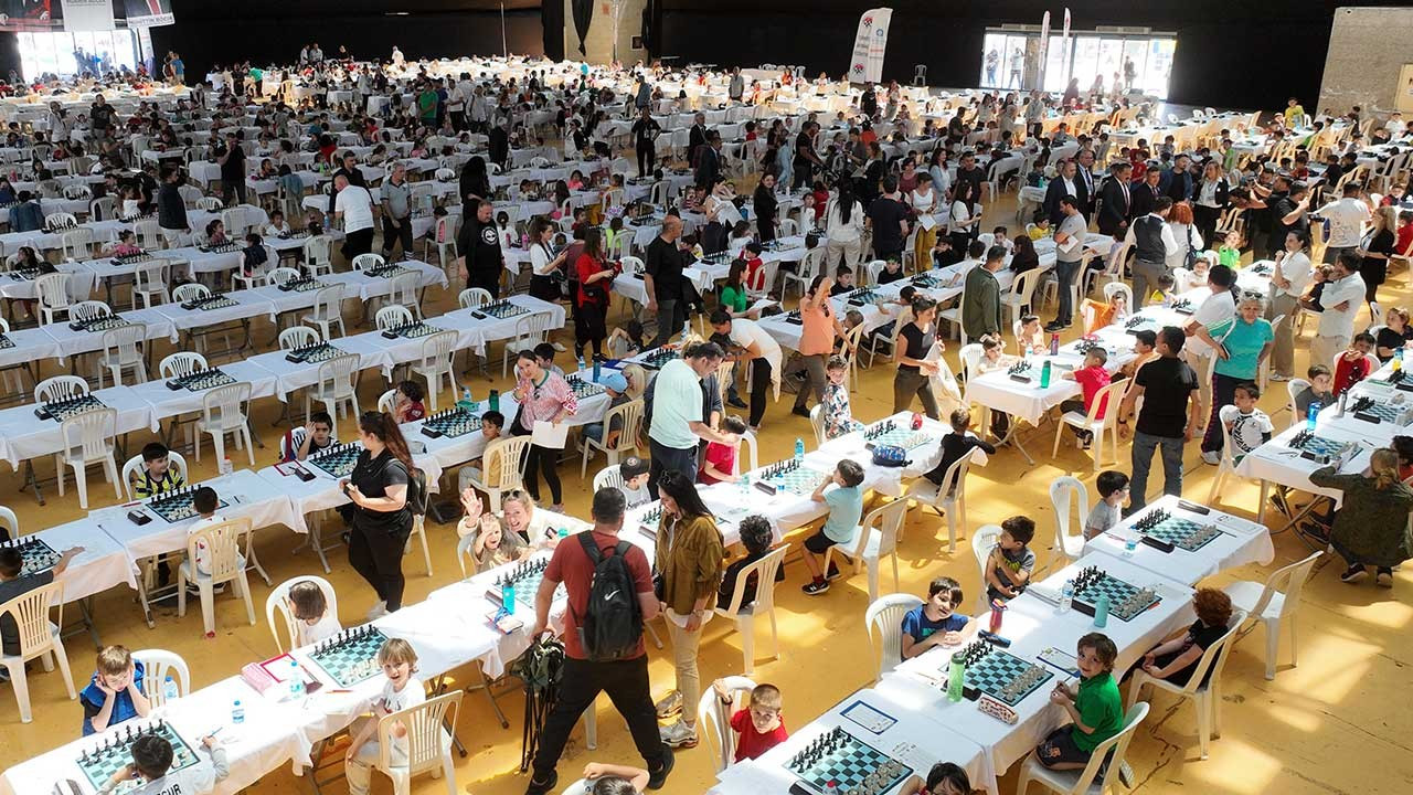 Antalya 15’inci Satranç Turnuvası'nda 873 öğrenci yarıştı