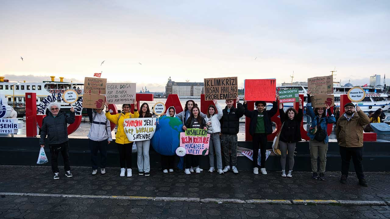 İklim grevinde gençlerden Dünya Günü çağrısı: İklim adaleti istiyoruz
