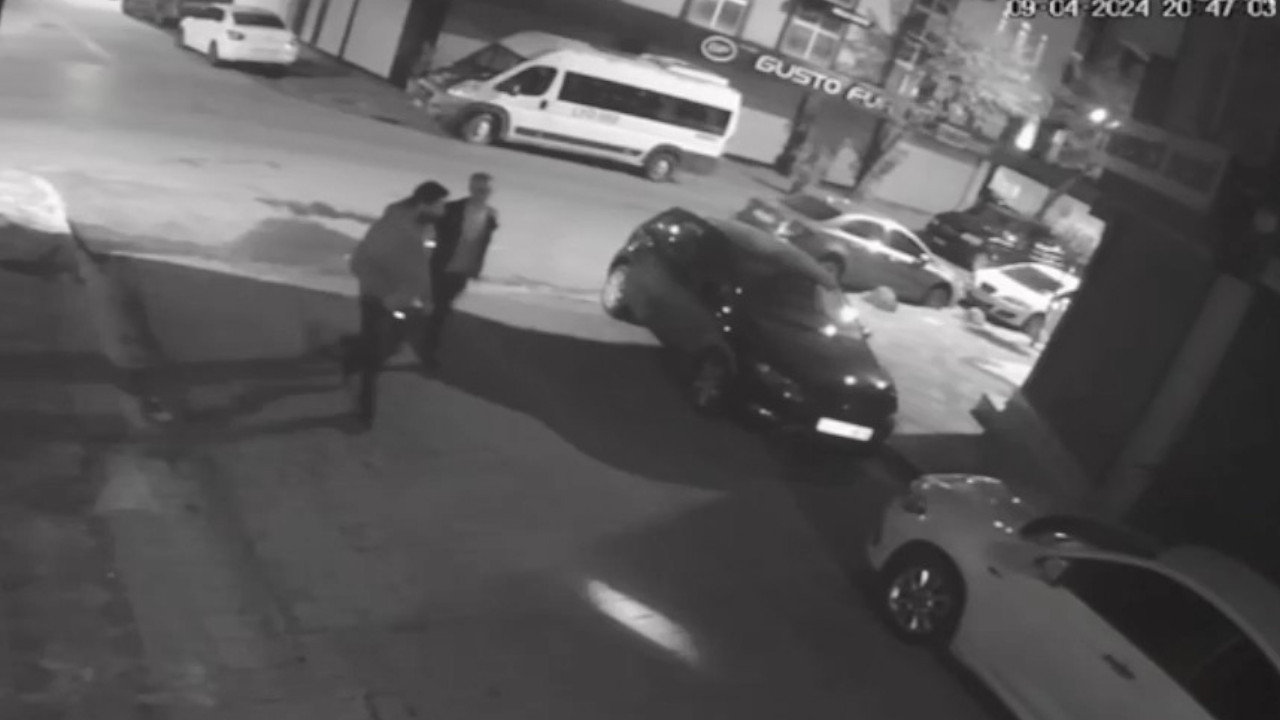 İstanbul'daki otomobil hırsızları güvenlik kamerasından yakalandı