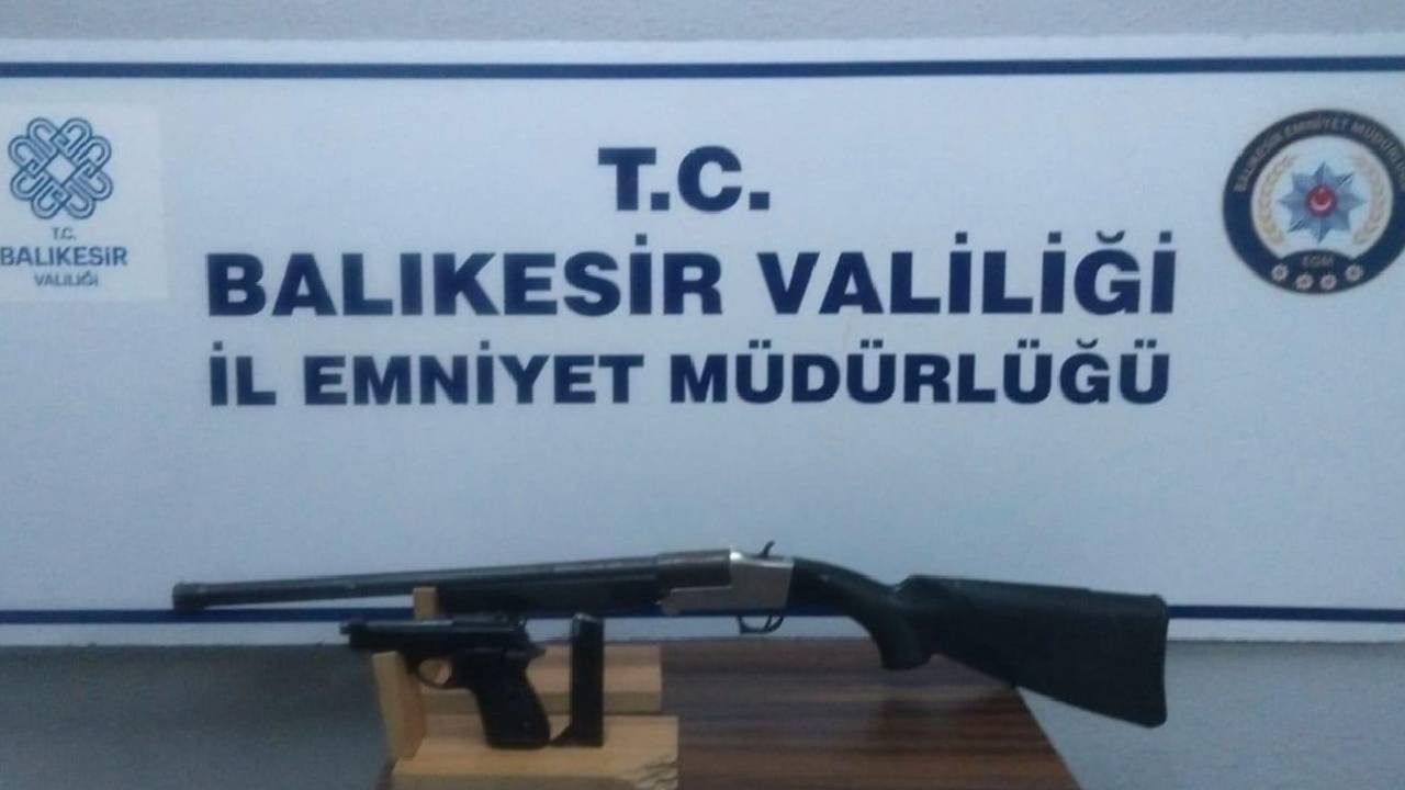 Balıkesir'de yaşanan silahlı kavgayla ilgili 3 kişi tutuklandı
