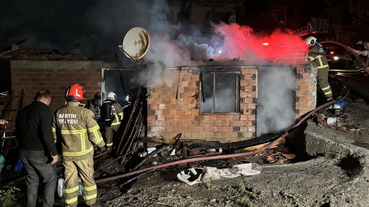 Bartın'da yangın: Ağabey hayatını kaybetti, kardeşi yaralandı