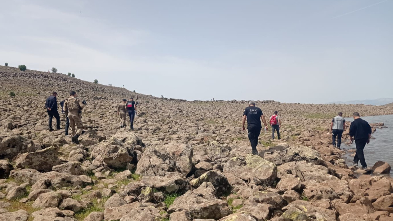 Diyarbakır'da ekipler kayıp çobanı arıyor