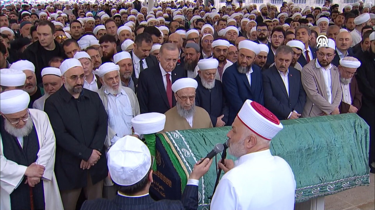 İsmailağa Cemaati lideri Hasan Kılıç için cenaze töreni düzenlendi