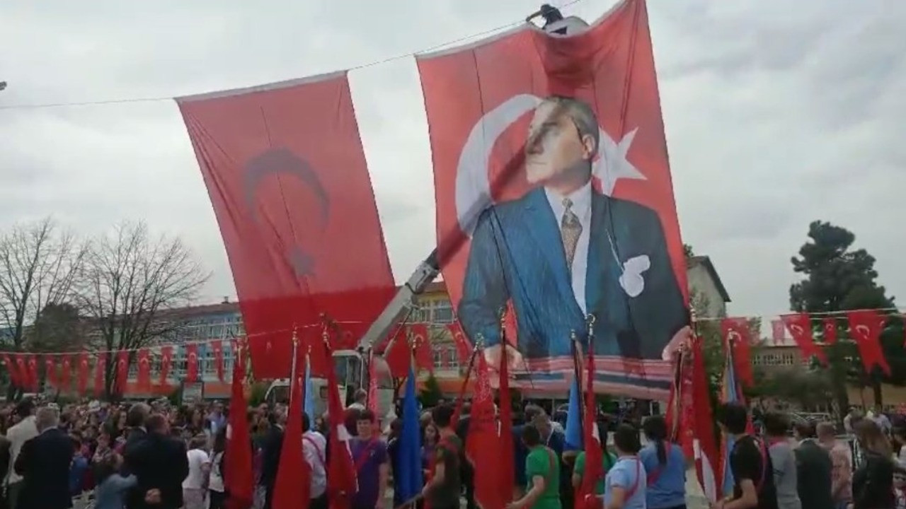 CHP'li Adıgüzel'den Yerlikaya'ya 'Atatürk posteri' tepkisi: 'Soruşturma açacak mısınız?'