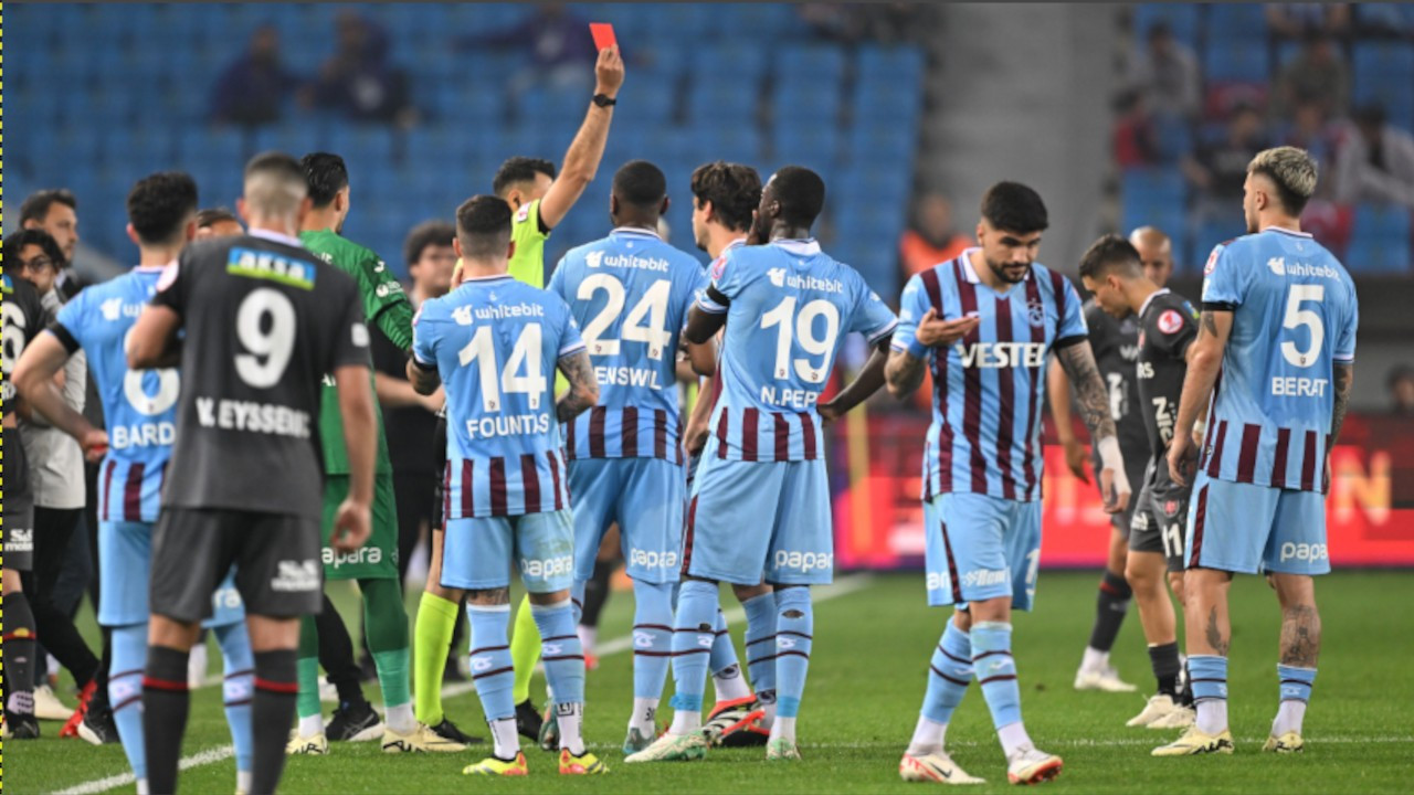 Trabzonspor 'yumruklu' yarı finali 10 kişiyle kazandı