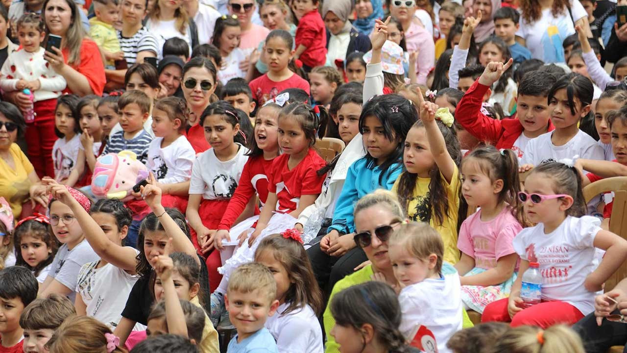 Çankaya Belediyesi 1000 Çocuk Korosu'ndan Anıtpark'ta 23 Nisan konseri