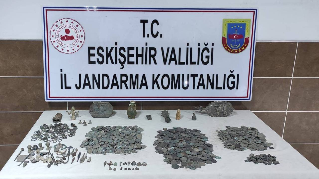 Eskişehir'de tarihi eser satmaya çalışan 3 kişi gözaltına alındı