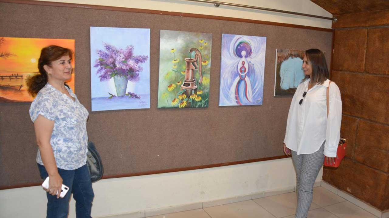 'Sanat Güzelleştirir' karma resim sergisi Tarsus'ta açıldı