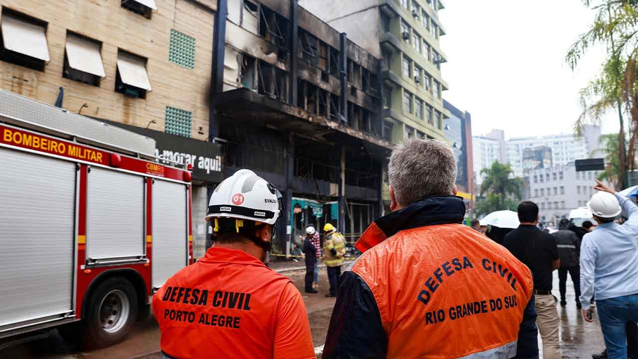 Misafirhanede yangın: En az 10 ölü