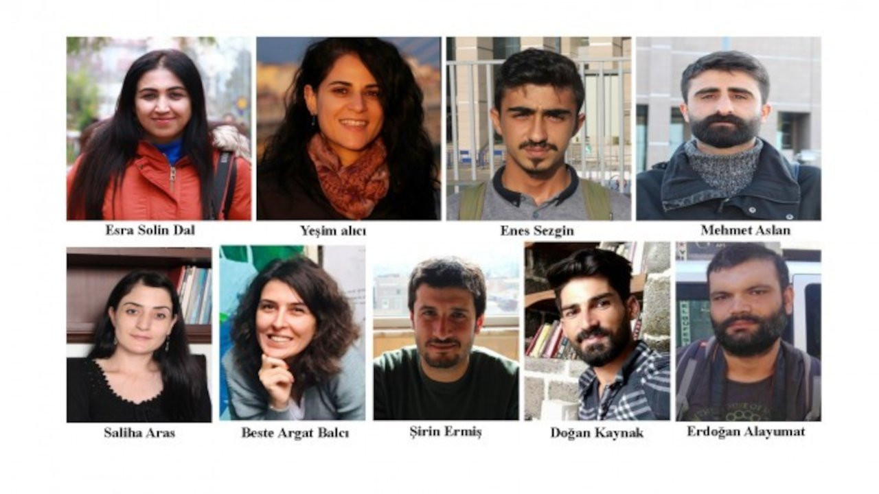 23 Nisan'da gözaltına alınan gazeteciler adliyeye getirildi