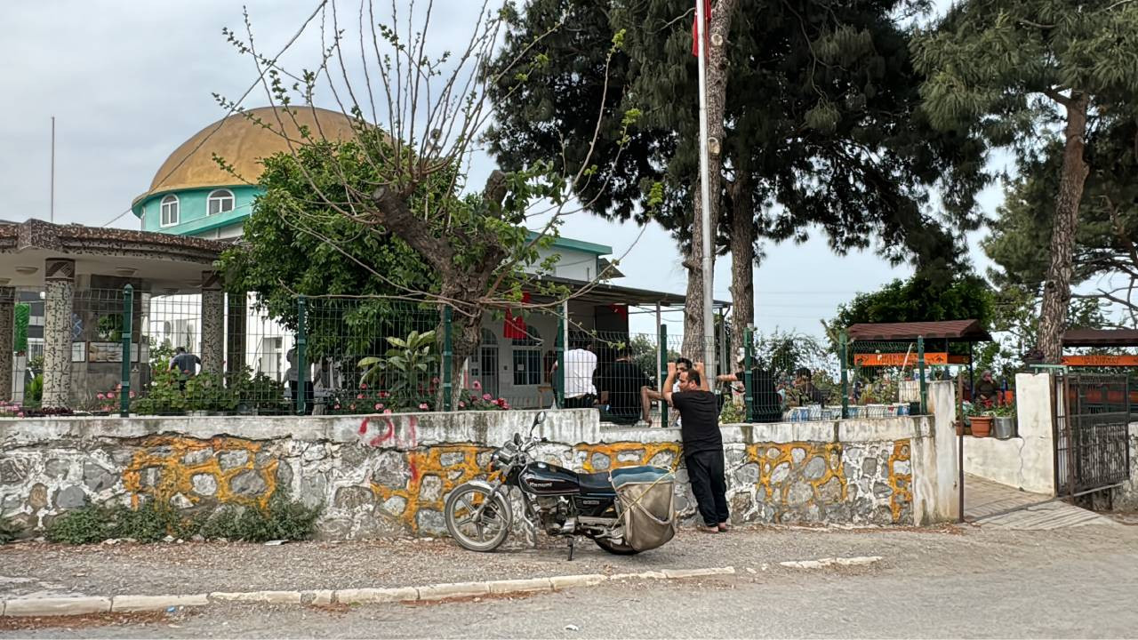 Hatay'da cami önünde silahlı saldırı: İmam hayatını kaybetti