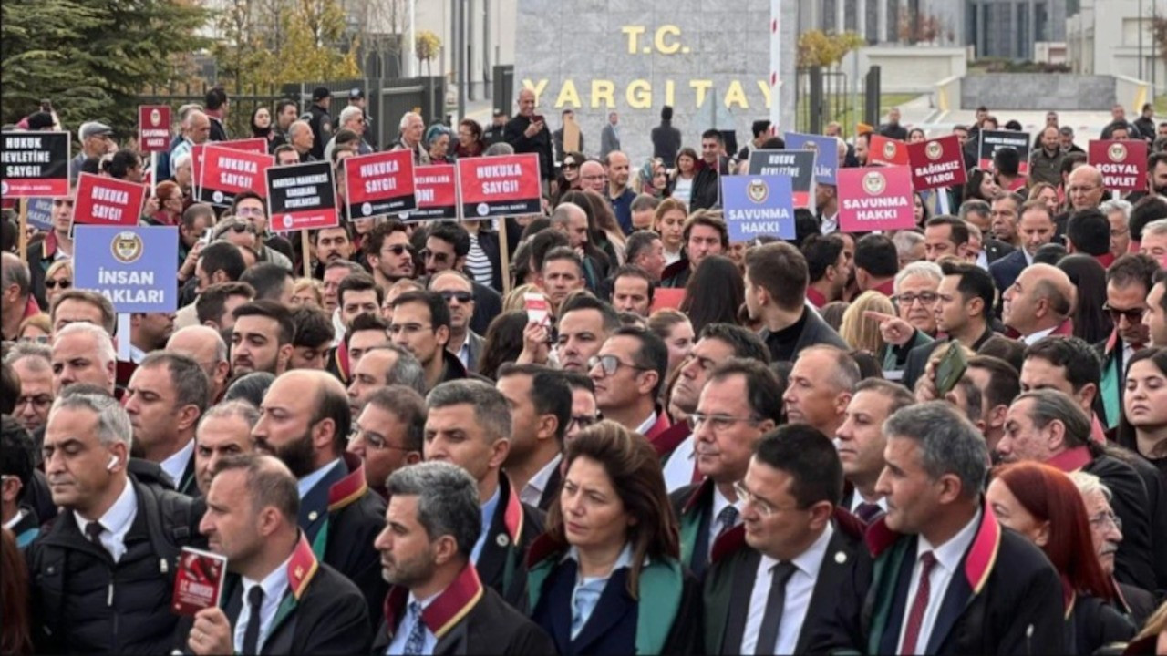 Avukatlar Ankara'da yürüyor: 'Meslek onurunu savunmak için'