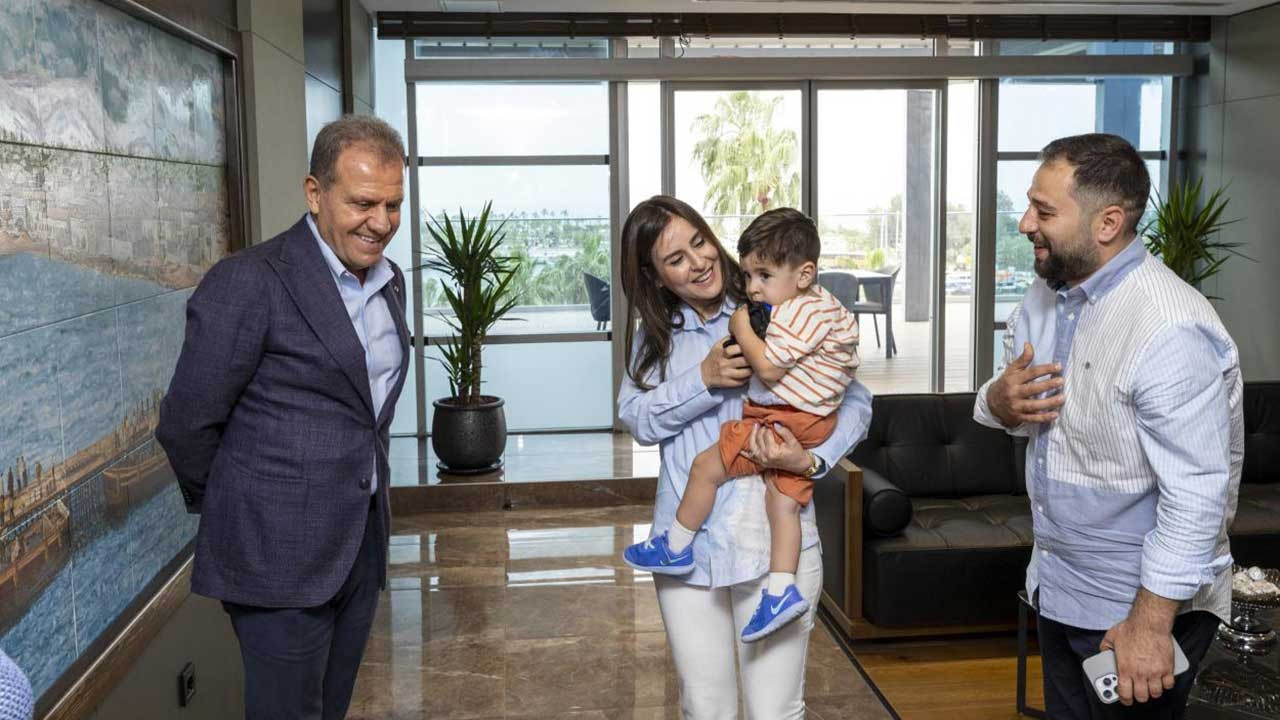 SMA hastalığını yenen Asrın Efe’nin ailesi Vahap Seçer’i ziyaret etti