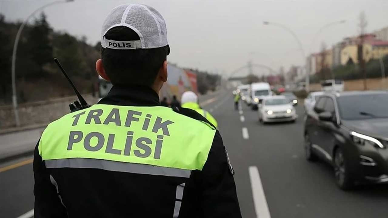 Sultangazi'de trafikte makas atan sürücüye para cezası