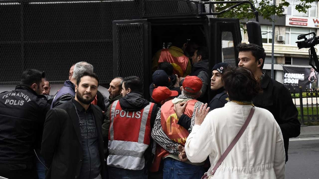 İstanbul'da 1 Mayıs kutlamak isteyen 217 kişi gözaltına alındı