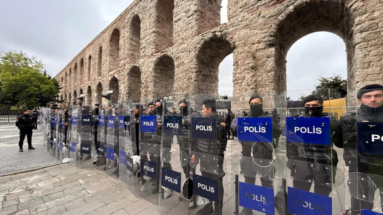 Ablukaya tepkiler: Önce bir Taksim'i koruyalım, ertesi gün...