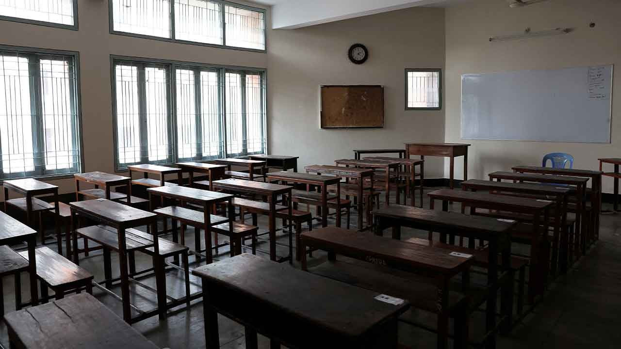 Bomba ihbarı yapılan 50'yi aşkın okul tahliye edildi