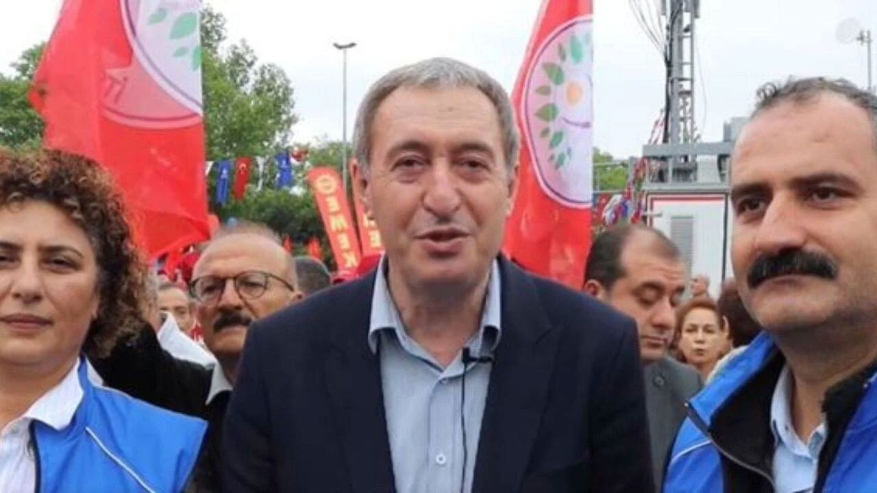 Bakırhan: Onuru olan hiçbir Kürt AKP binasının önünden bile geçmemeli