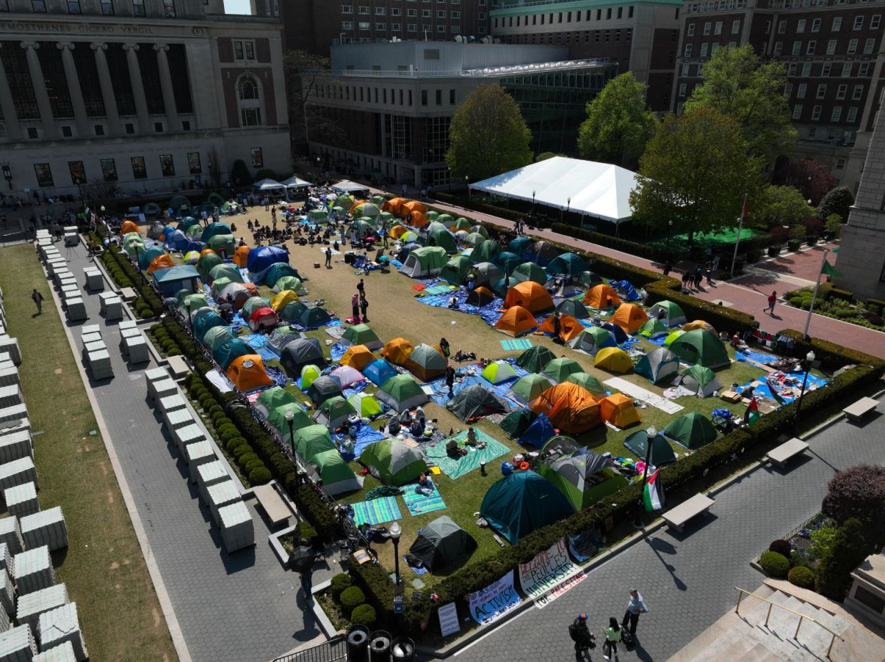 Columbia Üniversitesi öğrencilerine polis saldırısı: Çadırlar kaldırıldı, kamp dağıtıldı - Sayfa 4