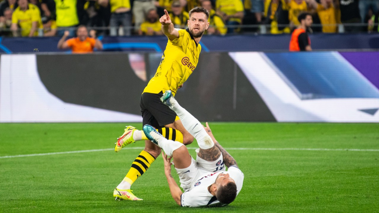 Borussia Dortmund ilk maçta avantajı kaptı