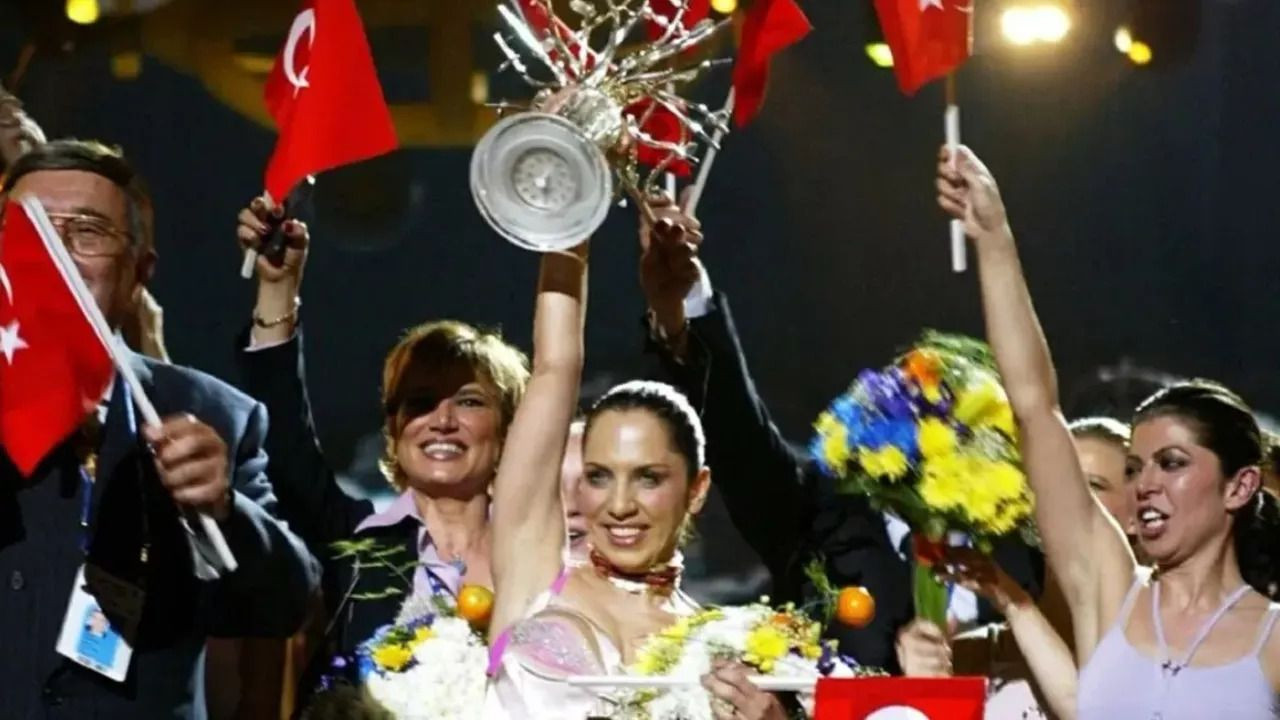 Sertab Erener 21 yıl sonra yeniden sahnede: Türkiye'nin Eurovision tarihi - Sayfa 3