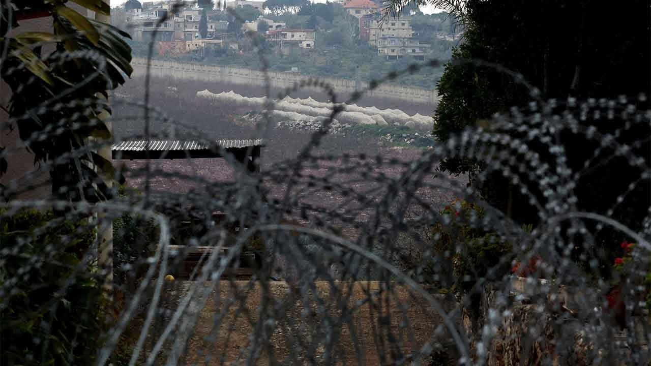 İsrail'le karşılıklı saldırıların sürdüğü Lübnan sınırı 'hayalet şehre' döndü