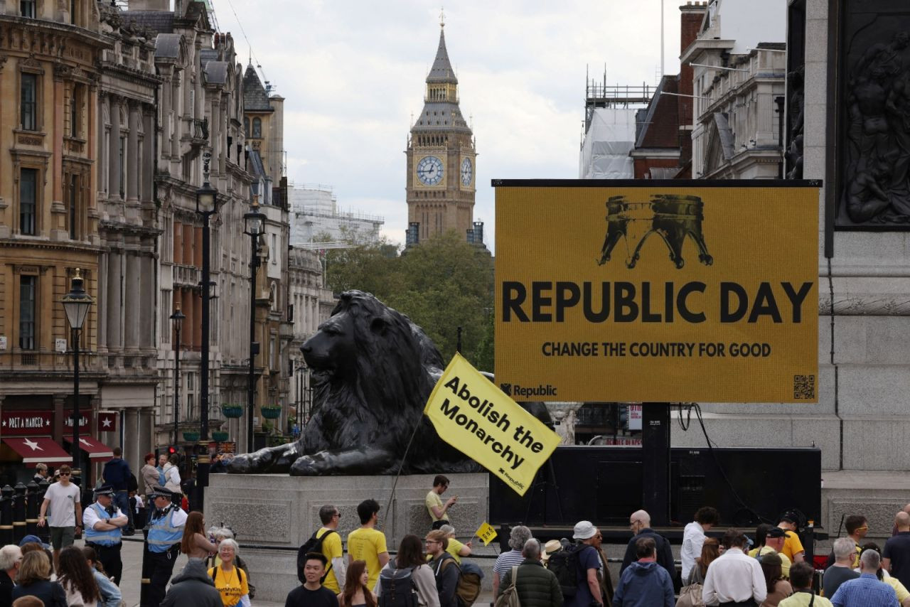 İngiltere'de bir ilk: Monarşi karşıtları 'Cumhuriyet Günü'nü kutladı - Sayfa 3